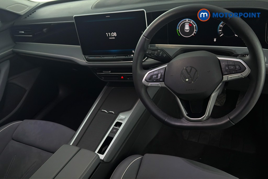 Volkswagen Passat Life Automatic Petrol Plug-In Hybrid Estate - Stock Number (1632915) - 1st supplementary image