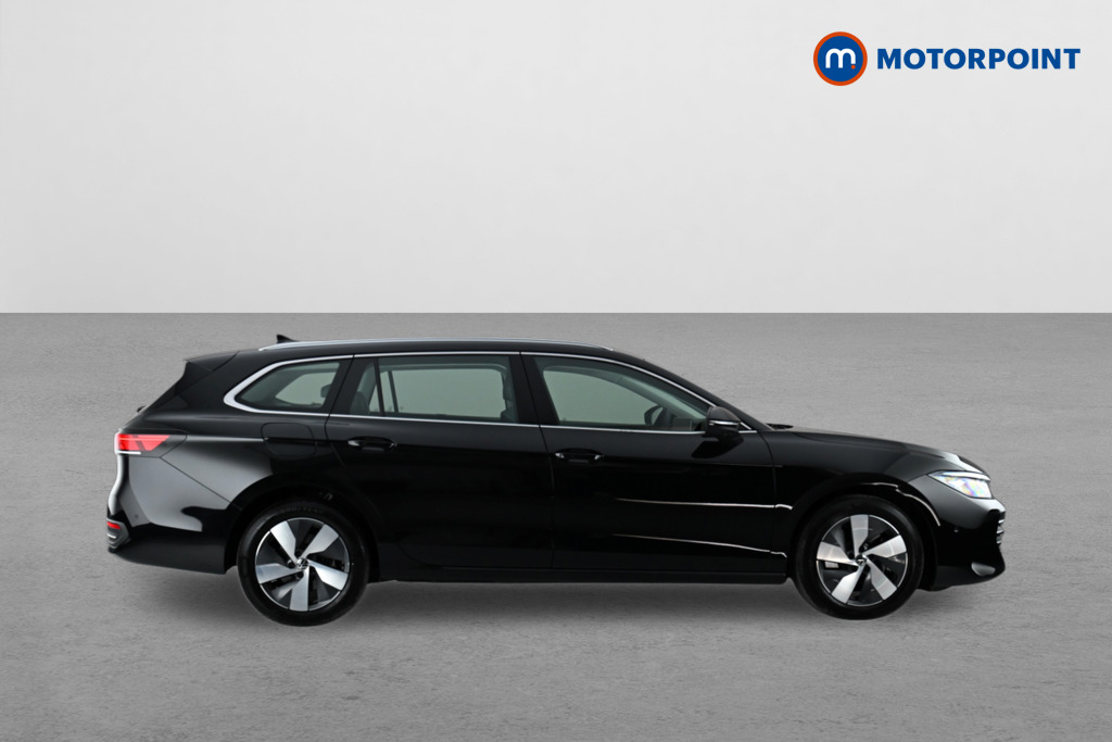 Volkswagen Passat Life Automatic Petrol Plug-In Hybrid Estate - Stock Number (1632915) - Drivers side
