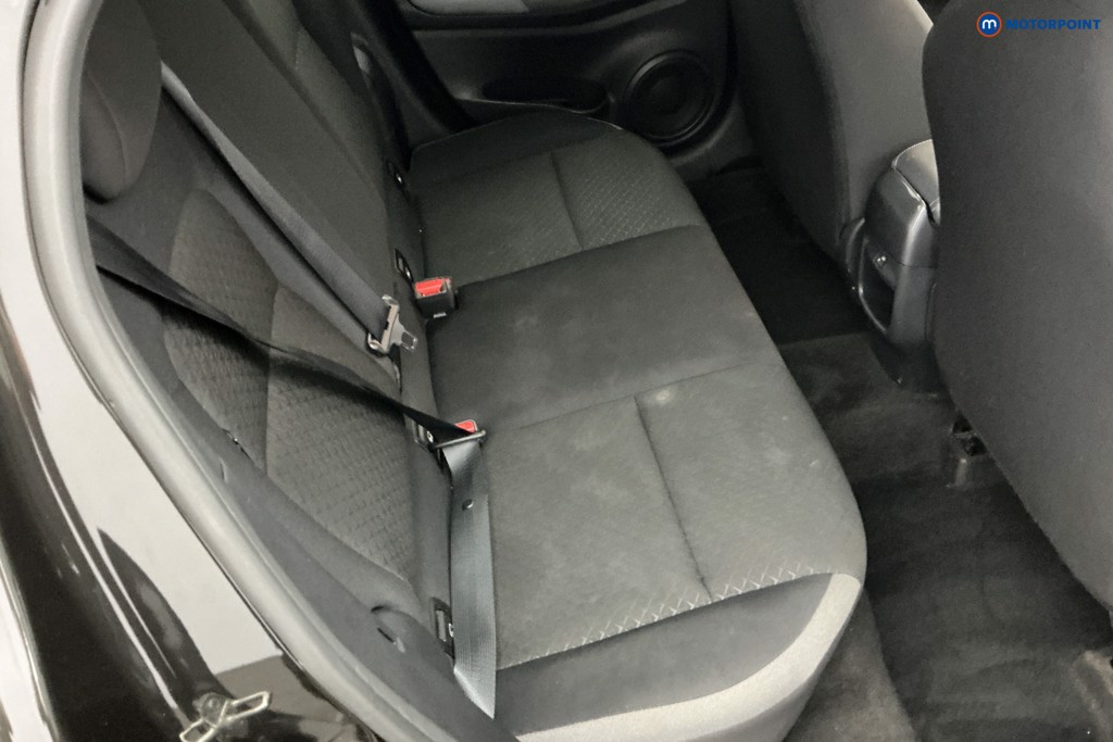 Nissan Juke N-Connecta Manual Petrol SUV - Stock Number (1635157) - 4th supplementary image