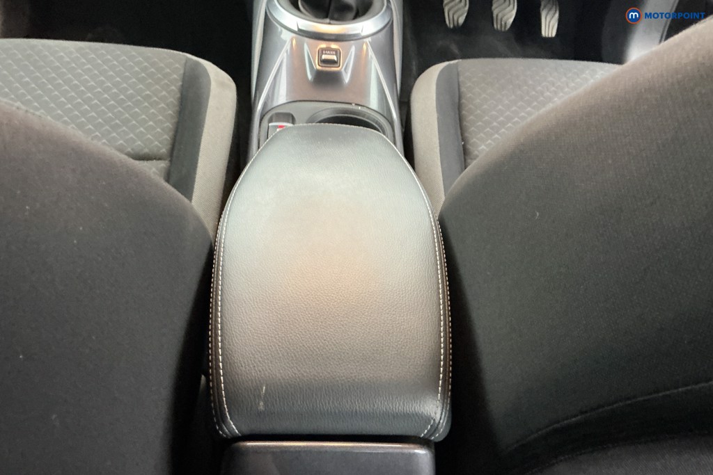 Nissan Juke N-Connecta Manual Petrol SUV - Stock Number (1635157) - 11th supplementary image