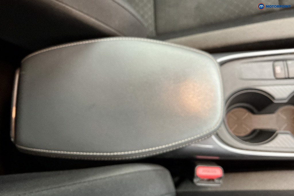 Nissan Juke N-Connecta Manual Petrol SUV - Stock Number (1635157) - 13th supplementary image