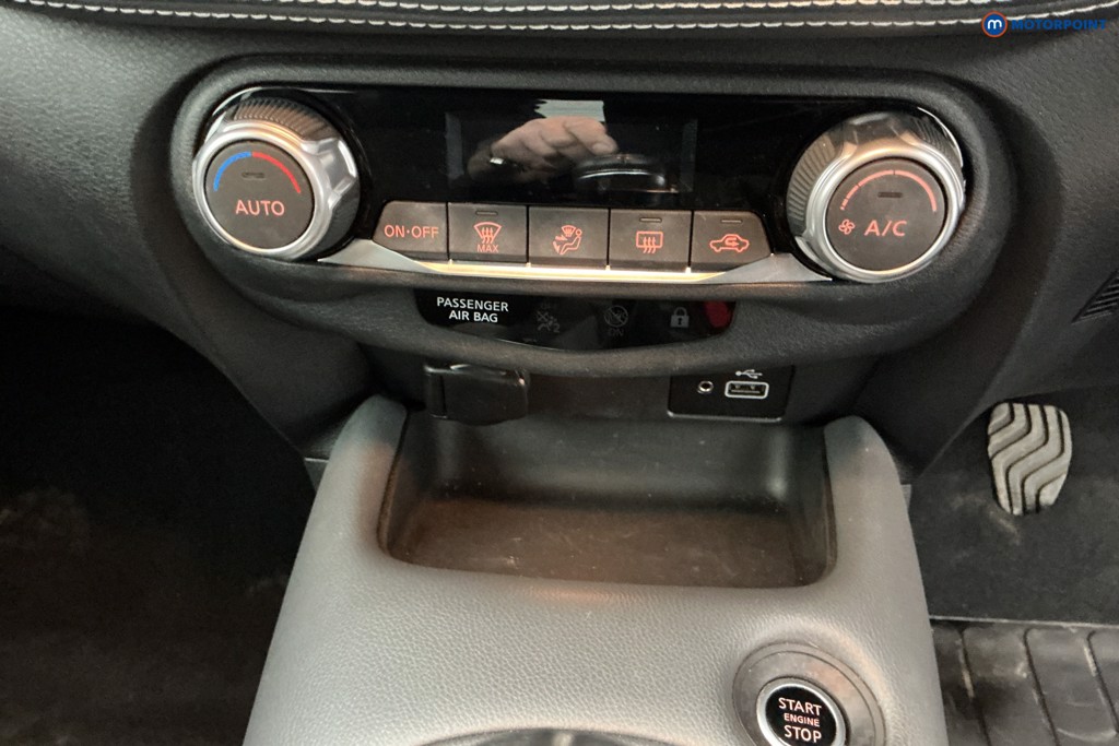 Nissan Juke N-Connecta Manual Petrol SUV - Stock Number (1635157) - 16th supplementary image