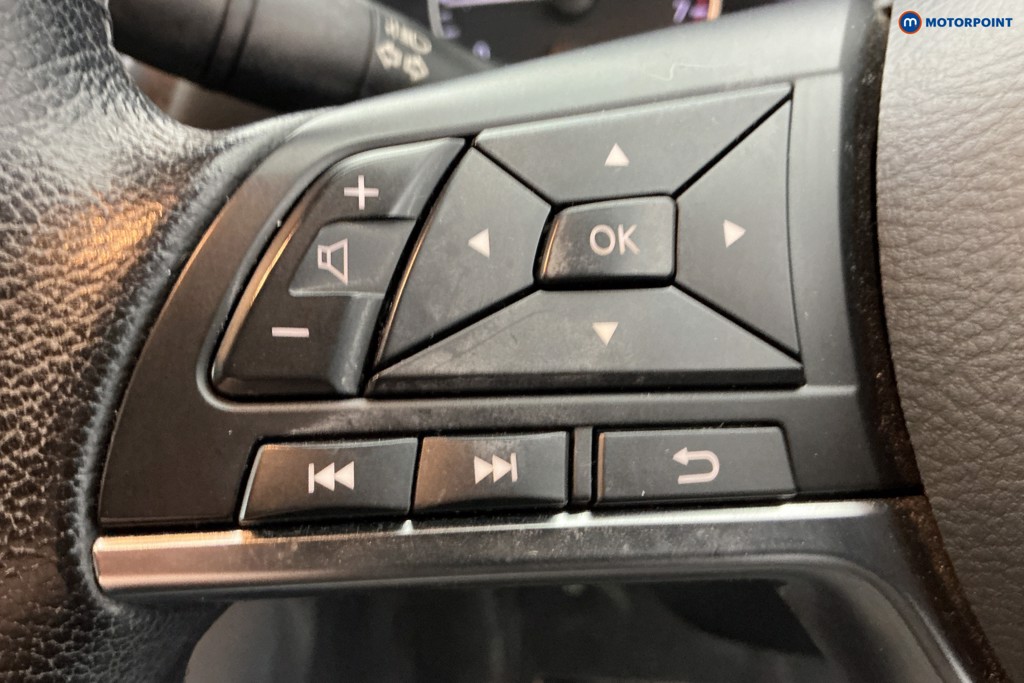 Nissan Juke N-Connecta Manual Petrol SUV - Stock Number (1635157) - 20th supplementary image