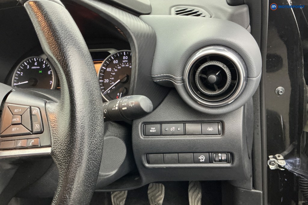 Nissan Juke N-Connecta Manual Petrol SUV - Stock Number (1635157) - 22nd supplementary image