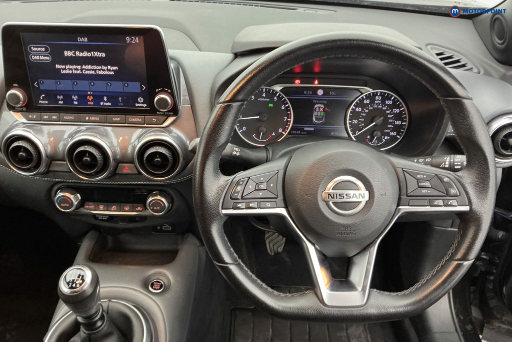 Nissan Juke N-Connecta Manual Petrol SUV - Stock Number (1635157) - 1st supplementary image