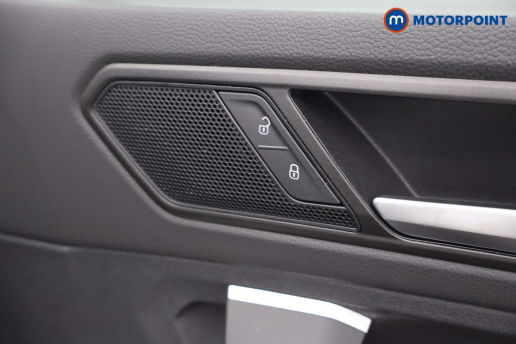 Volkswagen Tiguan R-Line Automatic Petrol SUV - Stock Number (1635219) - 9th supplementary image