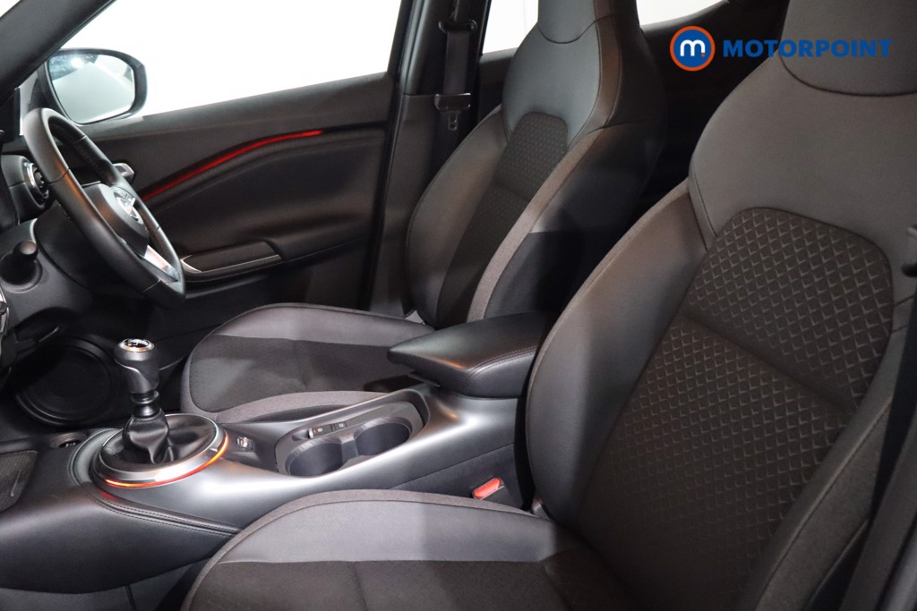 Nissan Juke N-Connecta Manual Petrol SUV - Stock Number (1635834) - 4th supplementary image