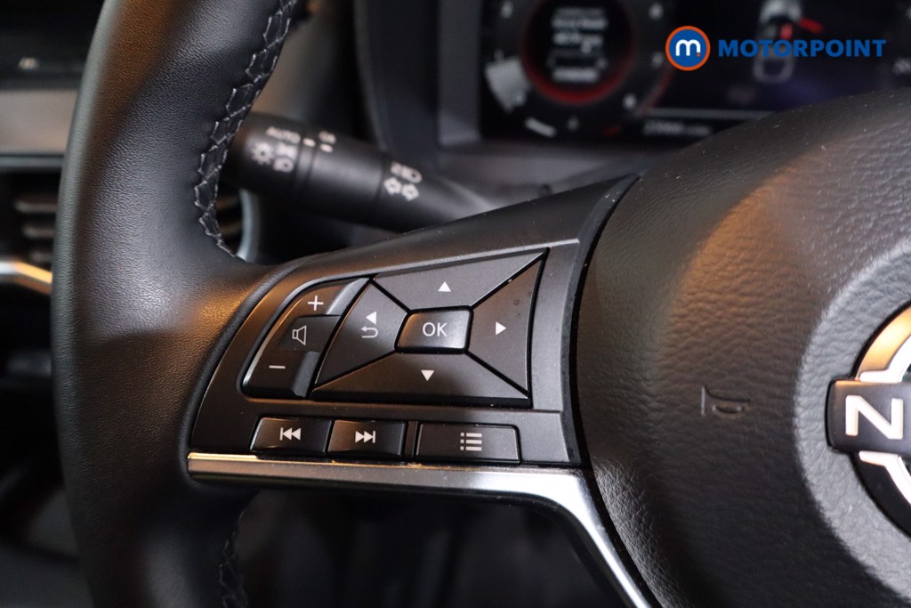 Nissan Juke N-Connecta Manual Petrol SUV - Stock Number (1635834) - 7th supplementary image