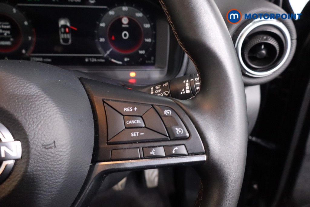 Nissan Juke N-Connecta Manual Petrol SUV - Stock Number (1635834) - 8th supplementary image