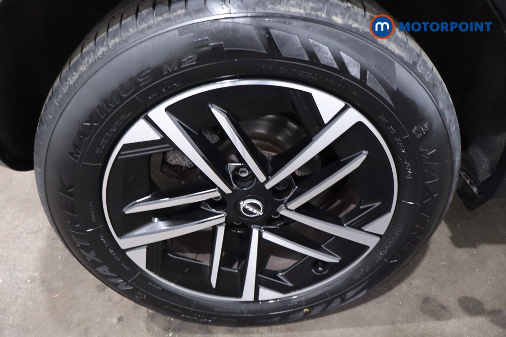 Nissan Juke N-Connecta Manual Petrol SUV - Stock Number (1635834) - 10th supplementary image