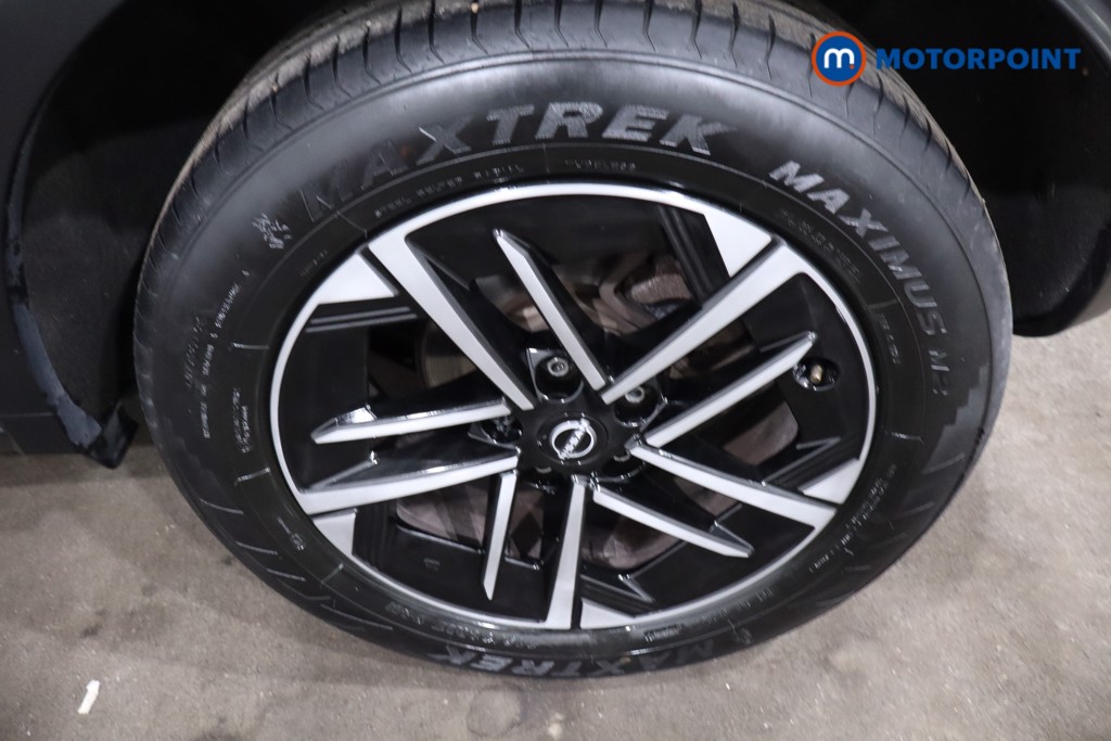 Nissan Juke N-Connecta Manual Petrol SUV - Stock Number (1635834) - 12th supplementary image
