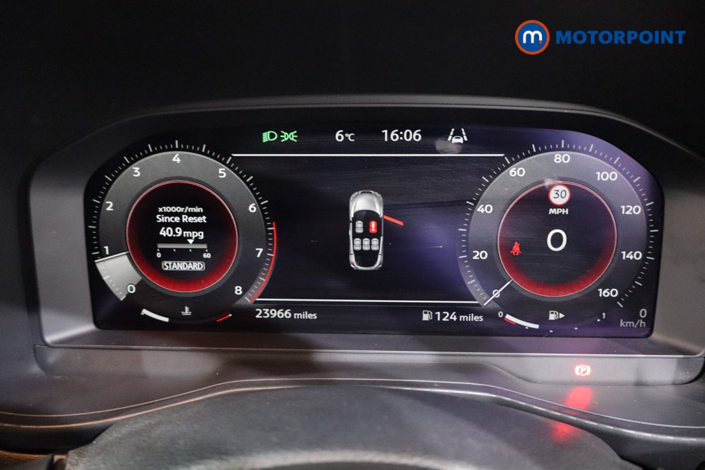 Nissan Juke N-Connecta Manual Petrol SUV - Stock Number (1635834) - 16th supplementary image
