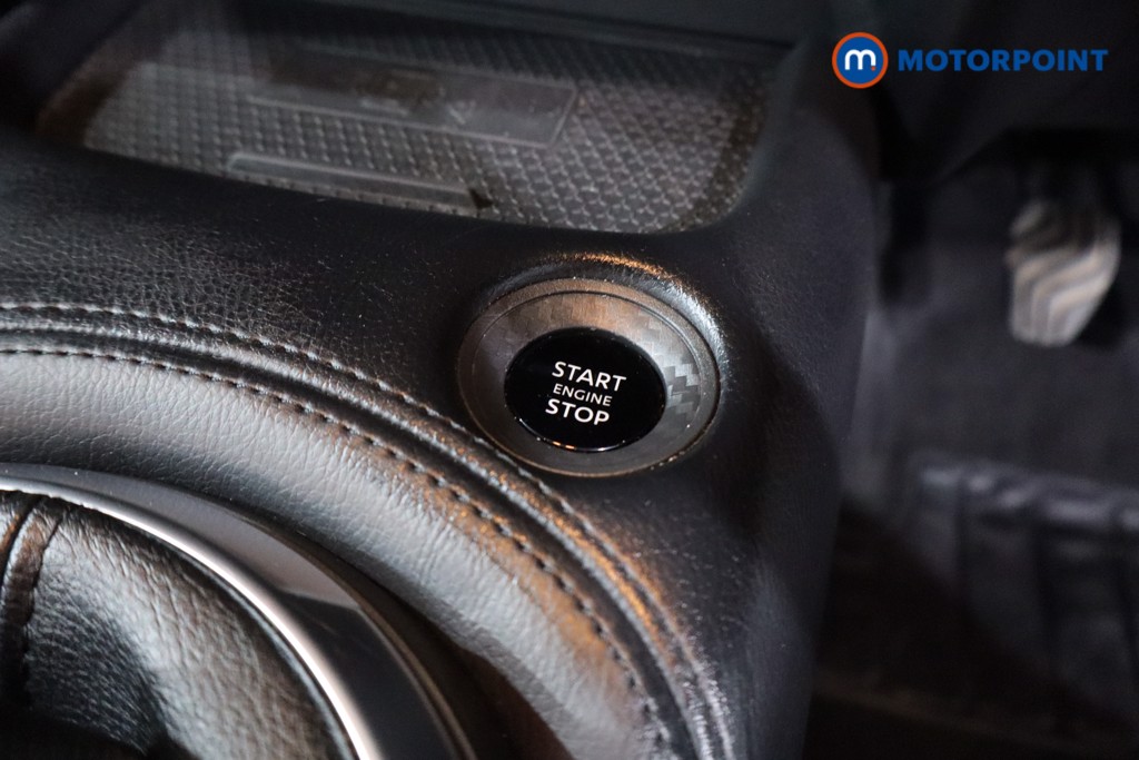 Nissan Juke N-Connecta Manual Petrol SUV - Stock Number (1635834) - 20th supplementary image