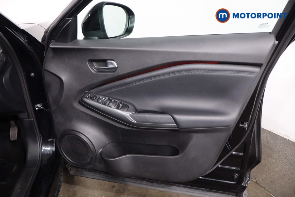 Nissan Juke N-Connecta Manual Petrol SUV - Stock Number (1635834) - 22nd supplementary image