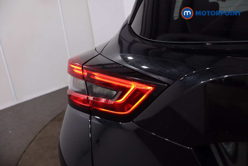 Nissan Juke N-Connecta Manual Petrol SUV - Stock Number (1635834) - 33rd supplementary image