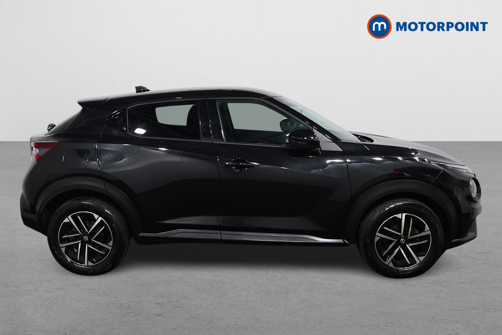 Nissan Juke N-Connecta Manual Petrol SUV - Stock Number (1635834) - Drivers side