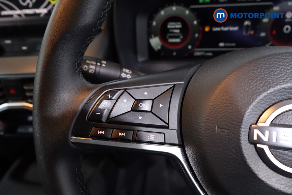 Nissan Juke N-Connecta Manual Petrol SUV - Stock Number (1635888) - 7th supplementary image
