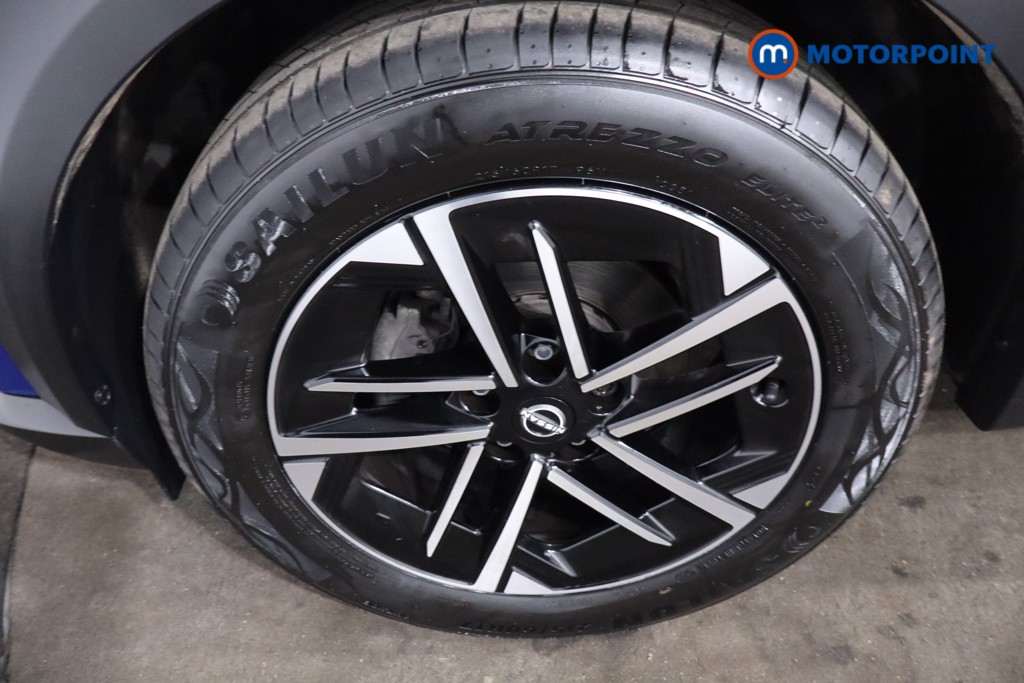 Nissan Juke N-Connecta Manual Petrol SUV - Stock Number (1635888) - 9th supplementary image