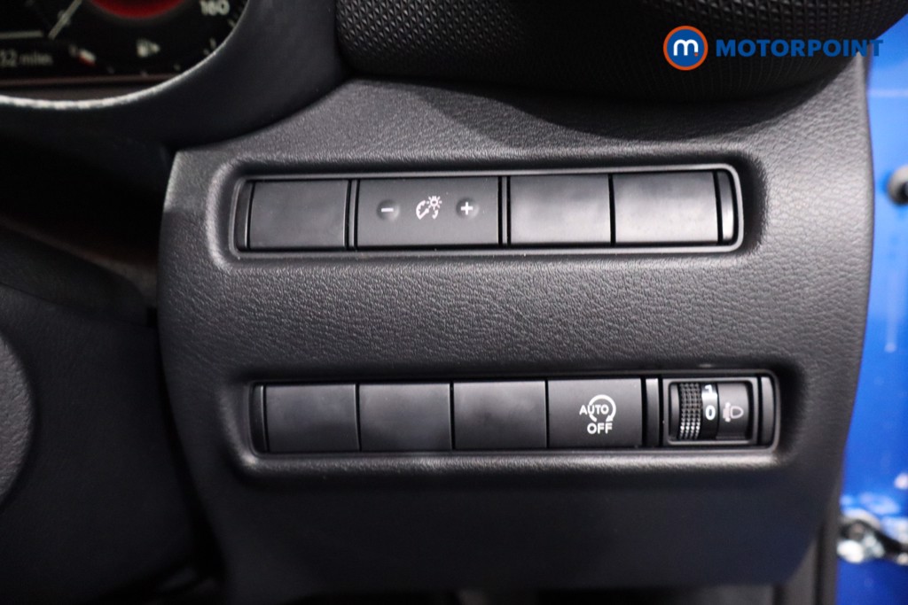 Nissan Juke N-Connecta Manual Petrol SUV - Stock Number (1635888) - 17th supplementary image