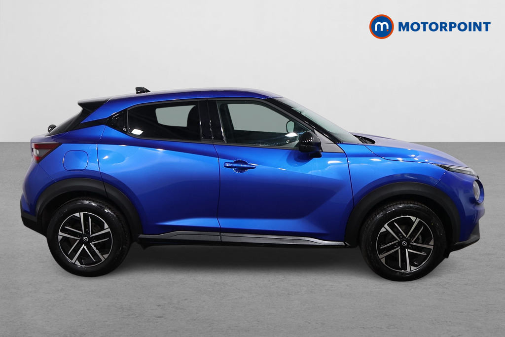 Nissan Juke N-Connecta Manual Petrol SUV - Stock Number (1635888) - Drivers side