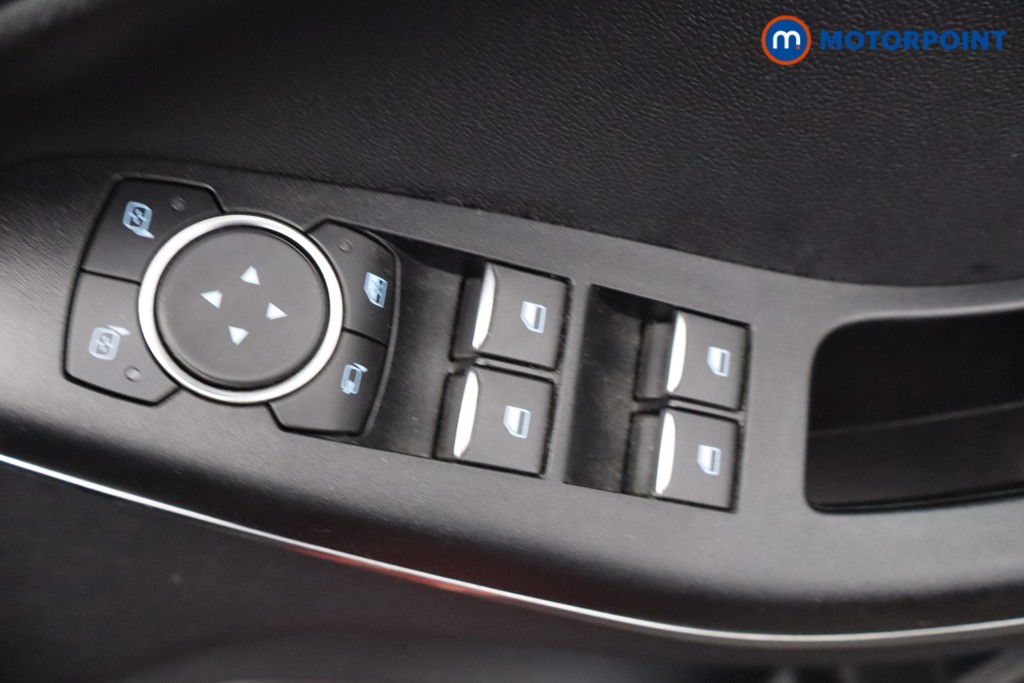 Ford Fiesta Titanium Manual Petrol Hatchback - Stock Number (1635917) - 12th supplementary image
