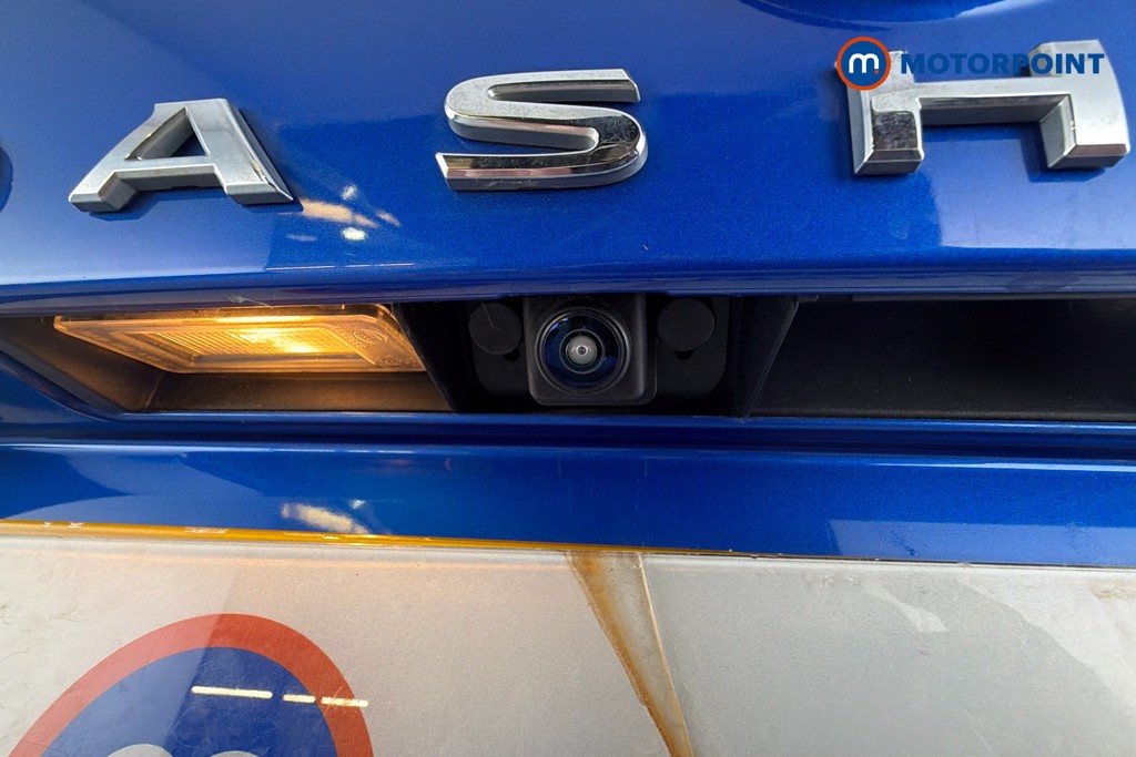 Nissan Qashqai N-Connecta Automatic Petrol SUV - Stock Number (1636102) - 36th supplementary image