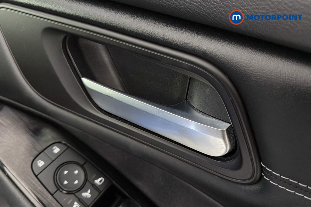Nissan Qashqai N-Connecta Automatic Petrol SUV - Stock Number (1636102) - 42nd supplementary image