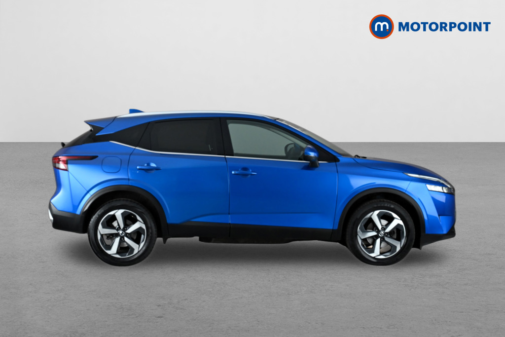 Nissan Qashqai N-Connecta Automatic Petrol SUV - Stock Number (1636102) - Drivers side