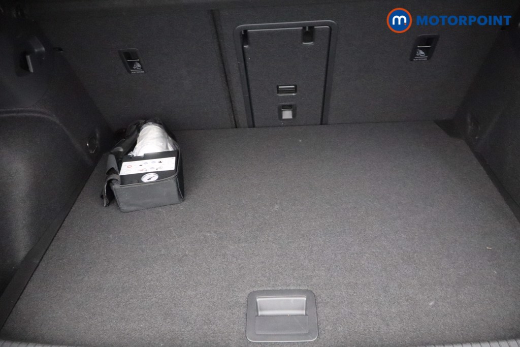 Volkswagen Golf R-Line Manual Petrol Hatchback - Stock Number (1636670) - 5th supplementary image