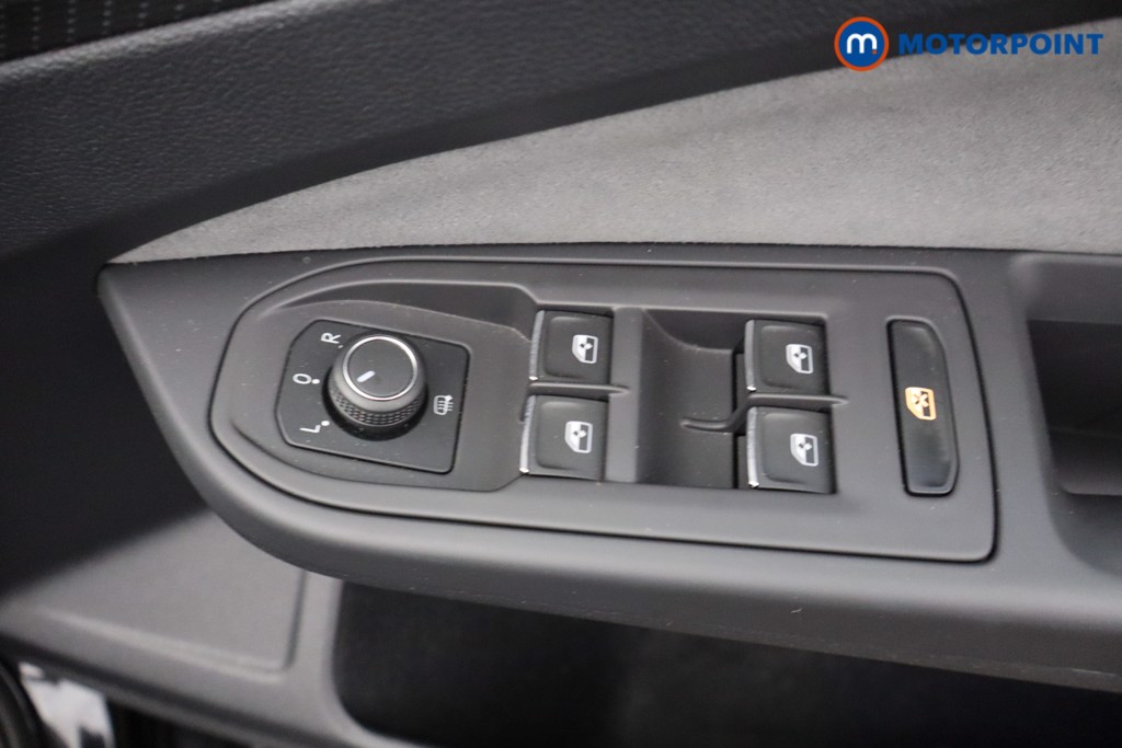 Volkswagen Golf R-Line Manual Petrol Hatchback - Stock Number (1636670) - 10th supplementary image