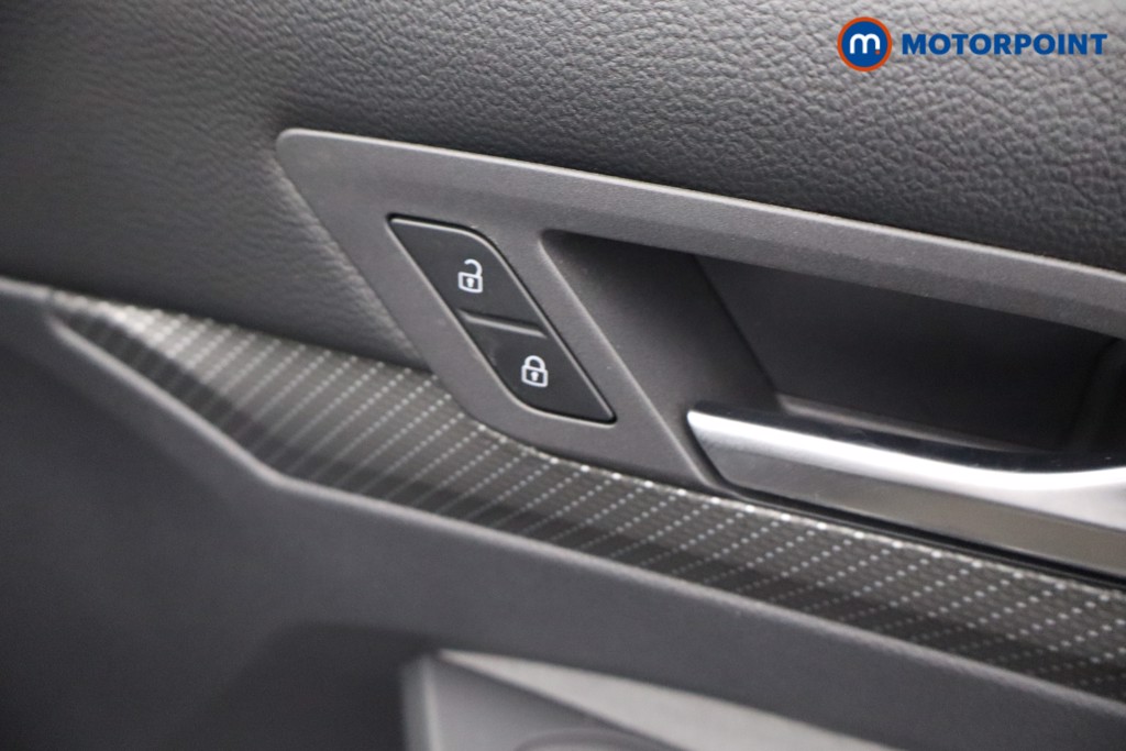 Volkswagen Golf R-Line Manual Petrol Hatchback - Stock Number (1636670) - 11th supplementary image
