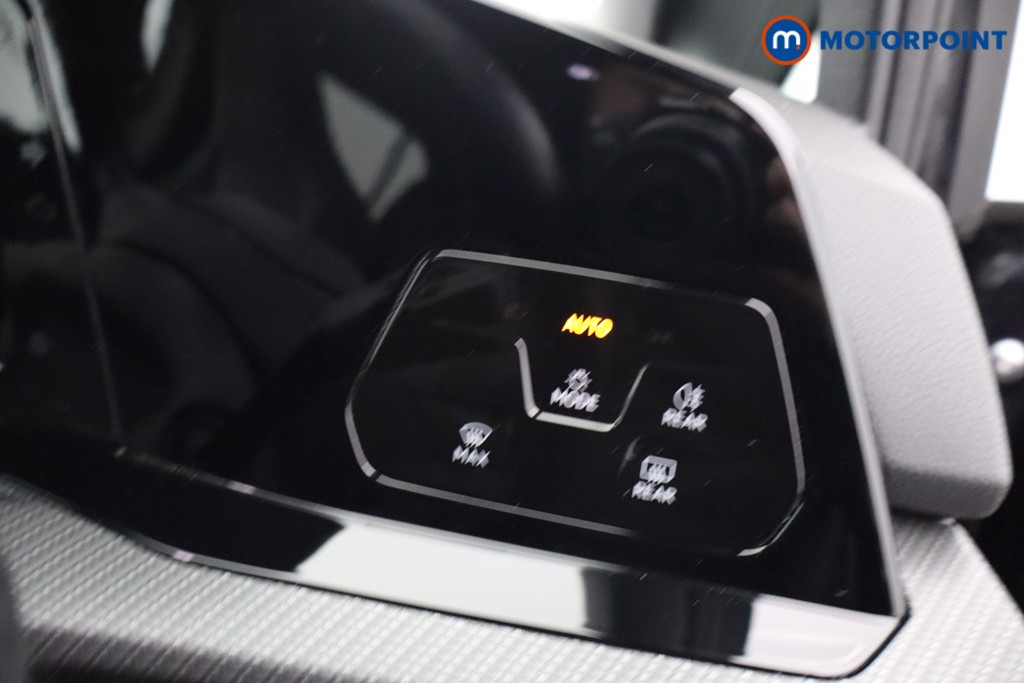 Volkswagen Golf R-Line Manual Petrol Hatchback - Stock Number (1636670) - 13th supplementary image