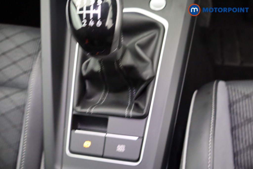 Volkswagen Golf R-Line Manual Petrol Hatchback - Stock Number (1636670) - 17th supplementary image
