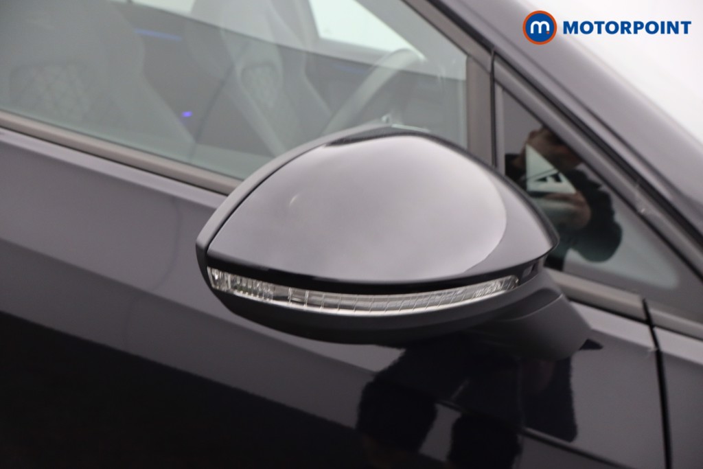 Volkswagen Golf R-Line Manual Petrol Hatchback - Stock Number (1636670) - 23rd supplementary image
