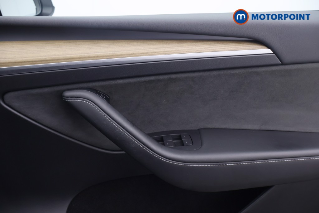 Tesla Model Y Long Range Automatic Electric SUV - Stock Number (1637443) - 7th supplementary image