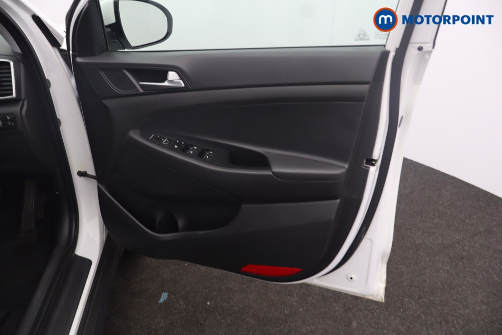 Hyundai Tucson Se Nav Manual Petrol SUV - Stock Number (1637602) - 14th supplementary image