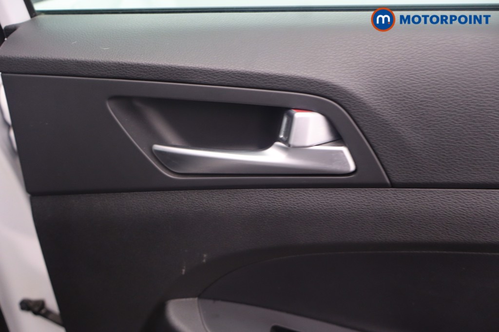 Hyundai Tucson Se Nav Manual Petrol SUV - Stock Number (1637602) - 21st supplementary image