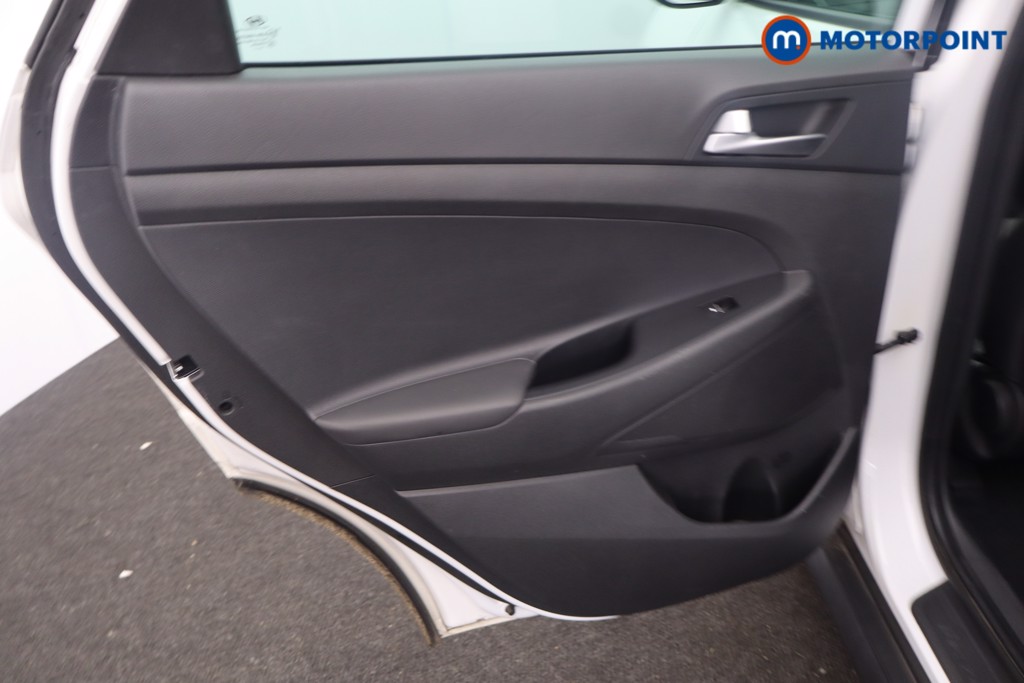 Hyundai Tucson Se Nav Manual Petrol SUV - Stock Number (1637602) - 24th supplementary image