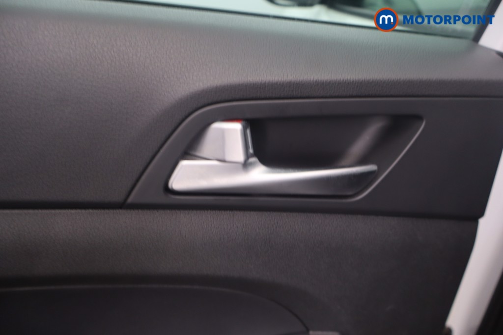 Hyundai Tucson Se Nav Manual Petrol SUV - Stock Number (1637602) - 25th supplementary image