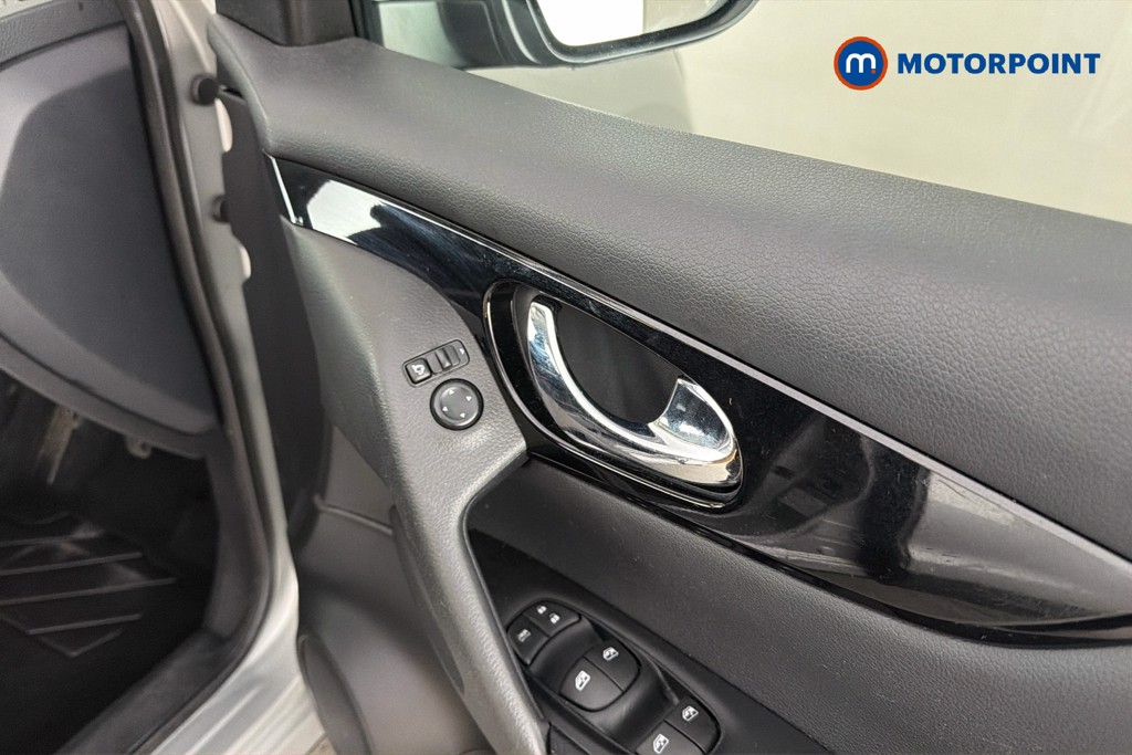 Nissan Qashqai Acenta Premium Manual Petrol SUV - Stock Number (1638180) - 42nd supplementary image