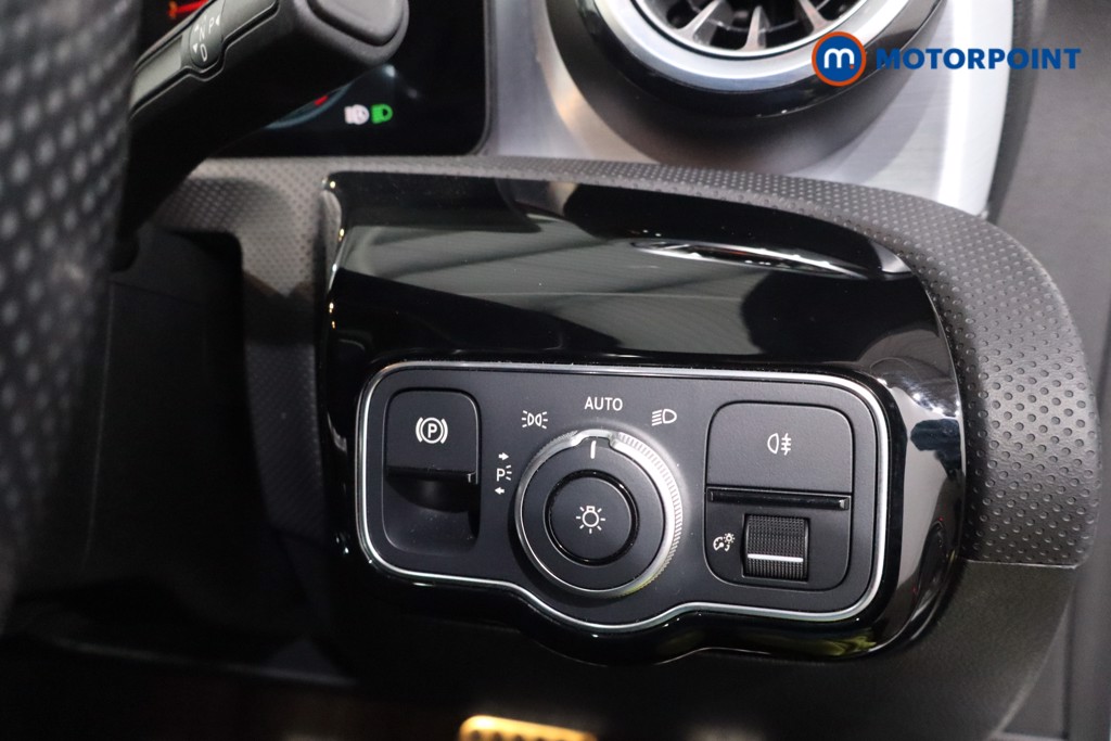 Mercedes-Benz CLA Amg Line Automatic Petrol Coupe - Stock Number (1638790) - 17th supplementary image