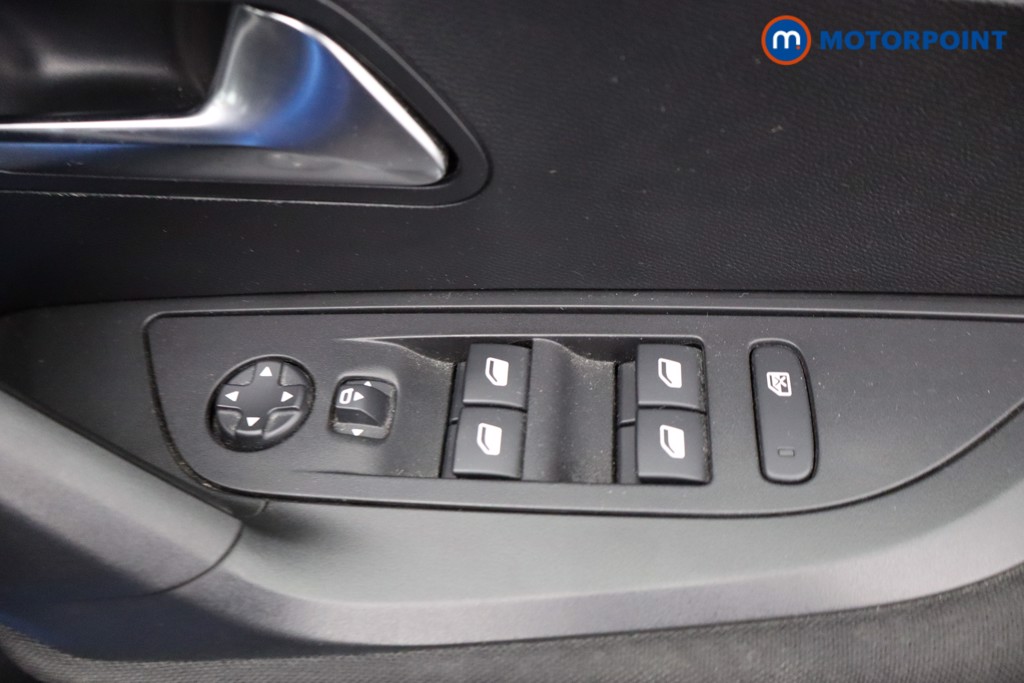 Peugeot 2008 Active Premium-Plus Manual Petrol SUV - Stock Number (1638812) - 9th supplementary image