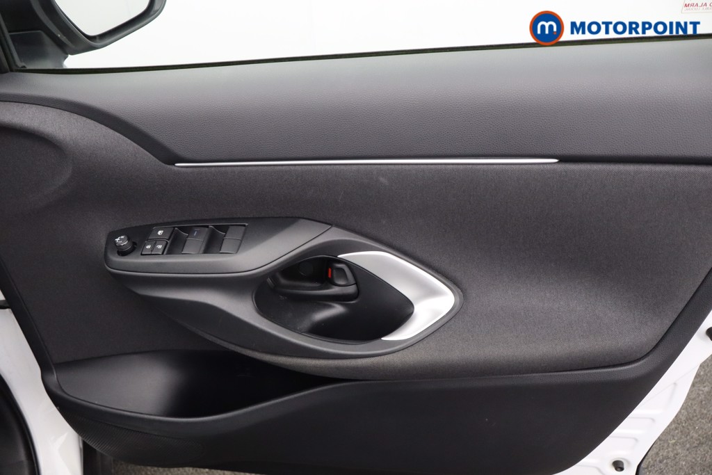 Toyota Yaris Cross Icon Automatic Petrol-Electric Hybrid Estate - Stock Number (1639400) - 10th supplementary image