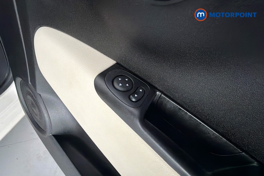 Fiat 500 Dolcevita Manual Petrol Hatchback - Stock Number (1639414) - 20th supplementary image