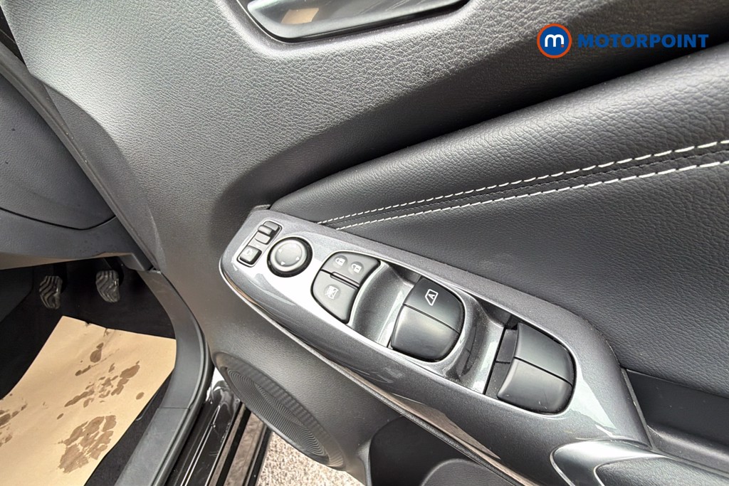 Nissan Juke N-Connecta Manual Petrol SUV - Stock Number (1640238) - 20th supplementary image