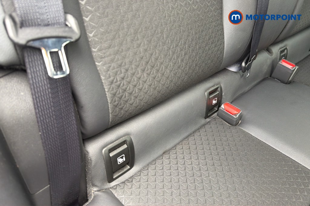 Nissan Juke N-Connecta Manual Petrol SUV - Stock Number (1640238) - 29th supplementary image