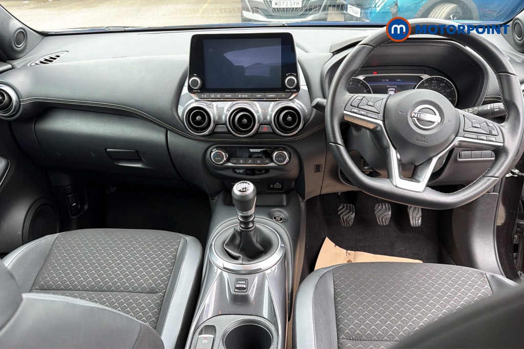 Nissan Juke N-Connecta Manual Petrol SUV - Stock Number (1640238) - 1st supplementary image