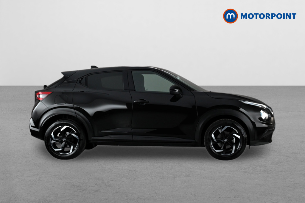 Nissan Juke N-Connecta Manual Petrol SUV - Stock Number (1640238) - Drivers side