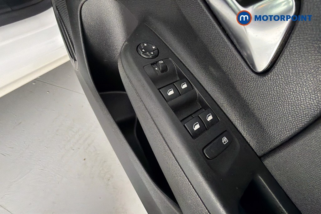 Vauxhall Corsa Se Edition Manual Petrol Hatchback - Stock Number (1641859) - 20th supplementary image