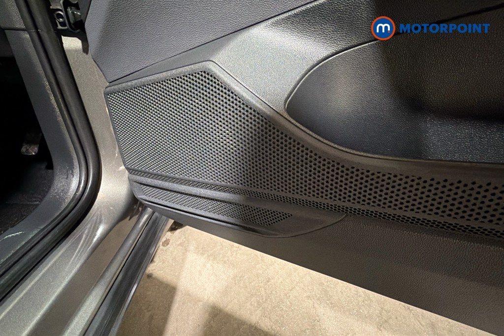 Volkswagen T-Cross SEL Manual Petrol SUV - Stock Number (1642137) - 21st supplementary image